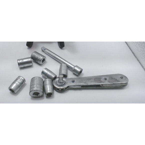 Vintage Pick N Fix 1/4” 9 Piece Socket Set w/ Package -Missing 1 Socket - Picture 3 of 4